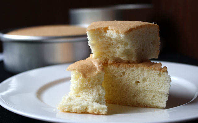 Chiffon cake broken