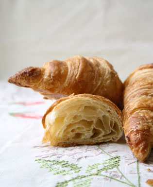 Croissant cut vertical