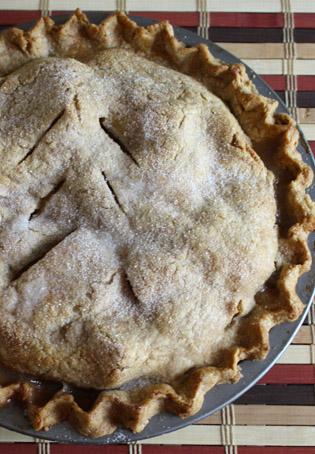 Quince Apple Pie overhead 315x450
